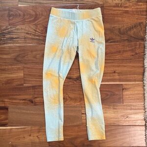 ADIDAS ORIGINAL WOMEN M TREFOIL ALL OVER PRINT LEGGINGS.